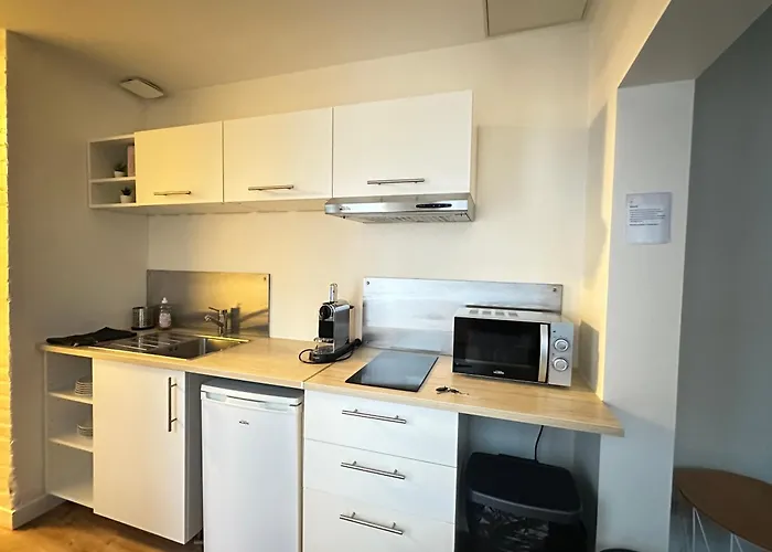 Cosy Avec Terrasse, Centre Pour Professionnels Et Courts Séjours Appartamento